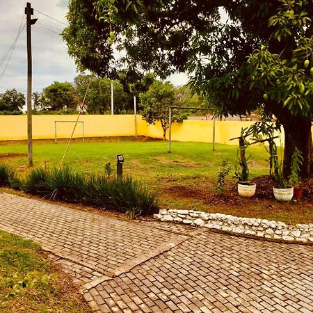 Chacara Charmosa Com Piscina, Campo De Futebol Guaratinguetá Exterior foto