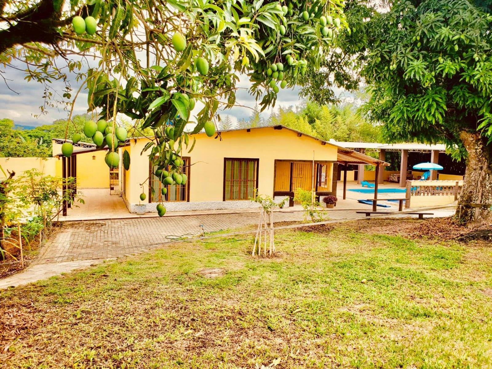 Chacara Charmosa Com Piscina, Campo De Futebol Guaratinguetá Exterior foto