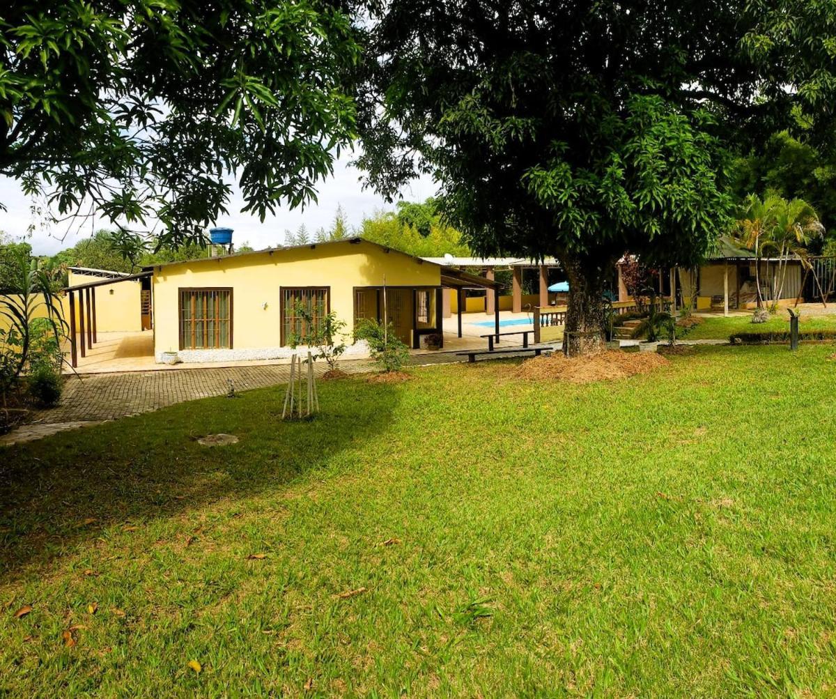 Chacara Charmosa Com Piscina, Campo De Futebol Guaratinguetá Exterior foto